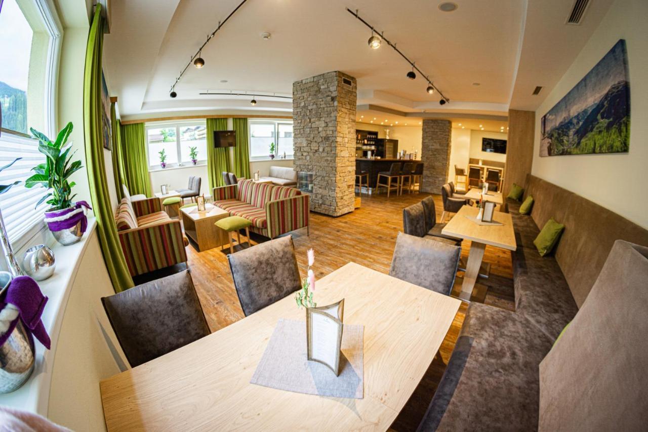 Hotel Alpina Saalbach-Hinterglemm Exterior photo