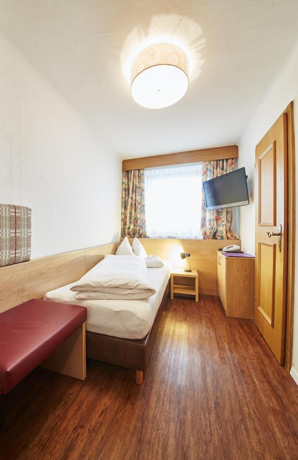 Hotel Alpina Saalbach-Hinterglemm Exterior photo