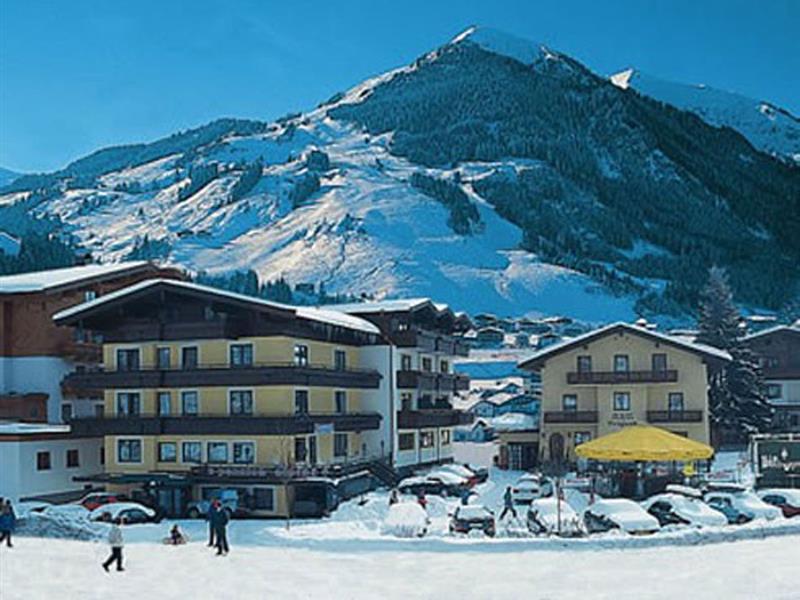 Hotel Alpina Saalbach-Hinterglemm Exterior photo