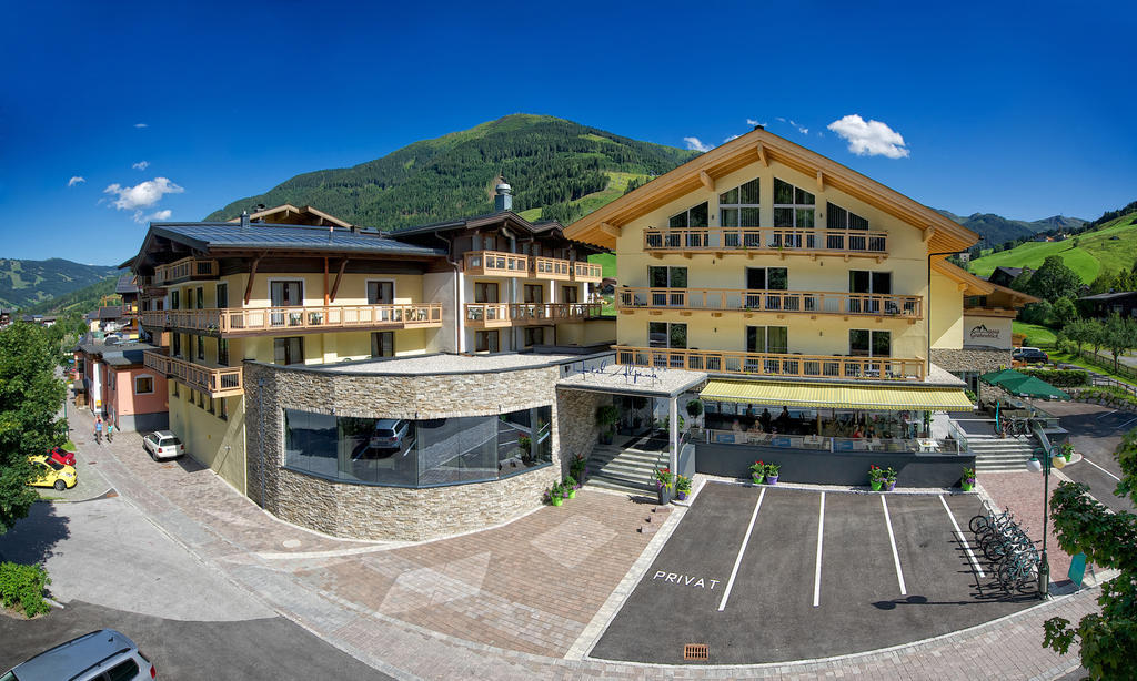 Hotel Alpina Saalbach-Hinterglemm Exterior photo